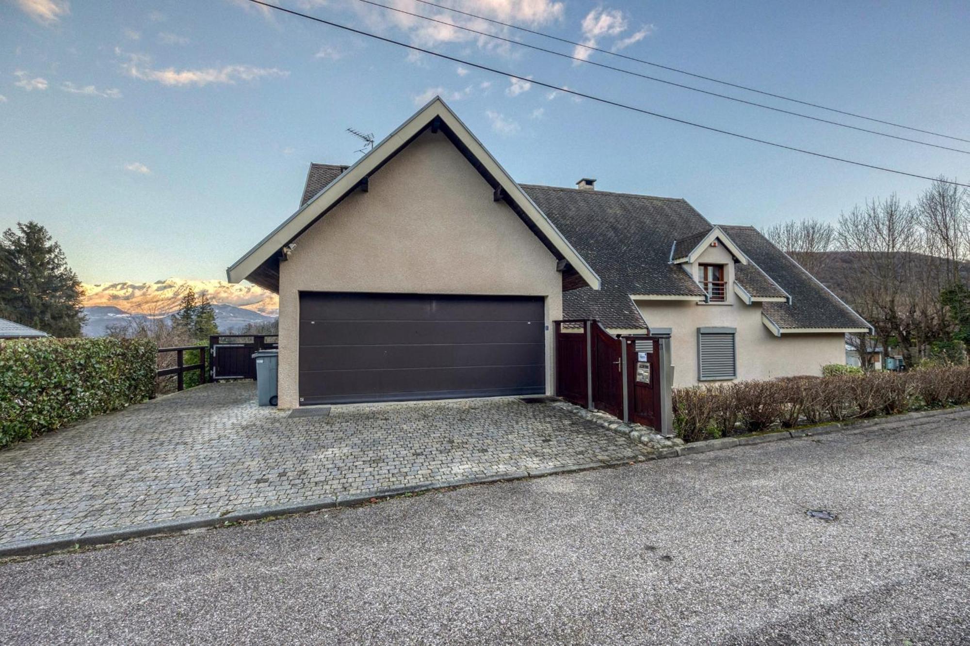 #Hp La Maison Des Lilas Large Family House Sleeps 12 Garden Seyssinet Eksteriør billede